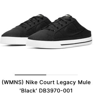 LIKE NEW Nike Court Legacy Mule slide sneakers.  Size 9.